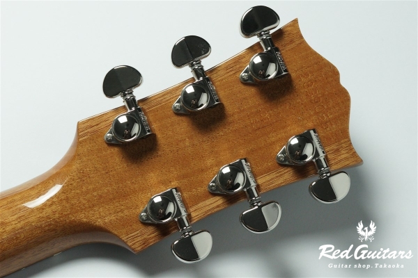J-200 Studio Walnut - Walnut Burst